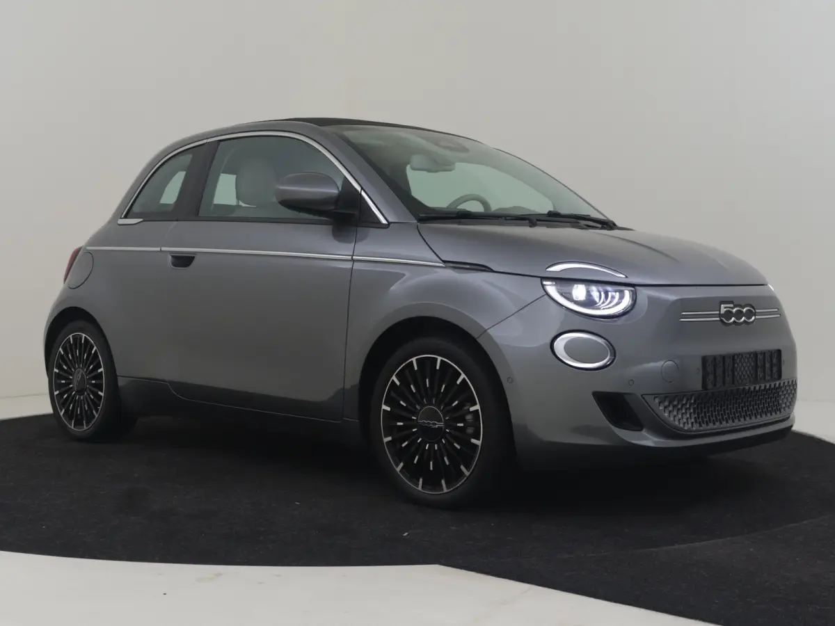 La Prima 42 kWh l Leder l 17" l Adaptive Cr Control l Stuurverwarming l Cabrio! l Navigatie l Side Assist l