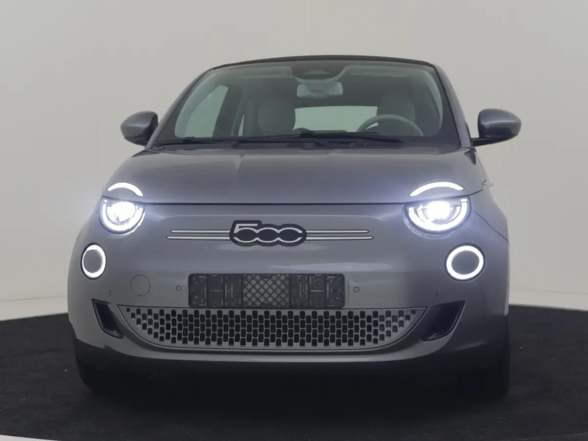 La Prima 42 kWh l Leder l 17" l Adaptive Cr Control l Stuurverwarming l Cabrio! l Navigatie l Side Assist l