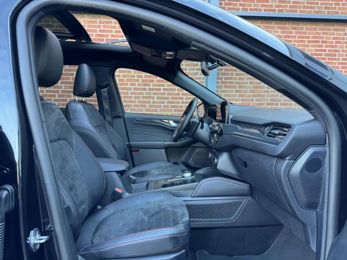 2.5 PHEV ST-Line X | Panoramadak | Stuur, Stoel/bank en Voorruitverwarming | Head Up | Koplampen adaptief | B&O audio | BLIS |
