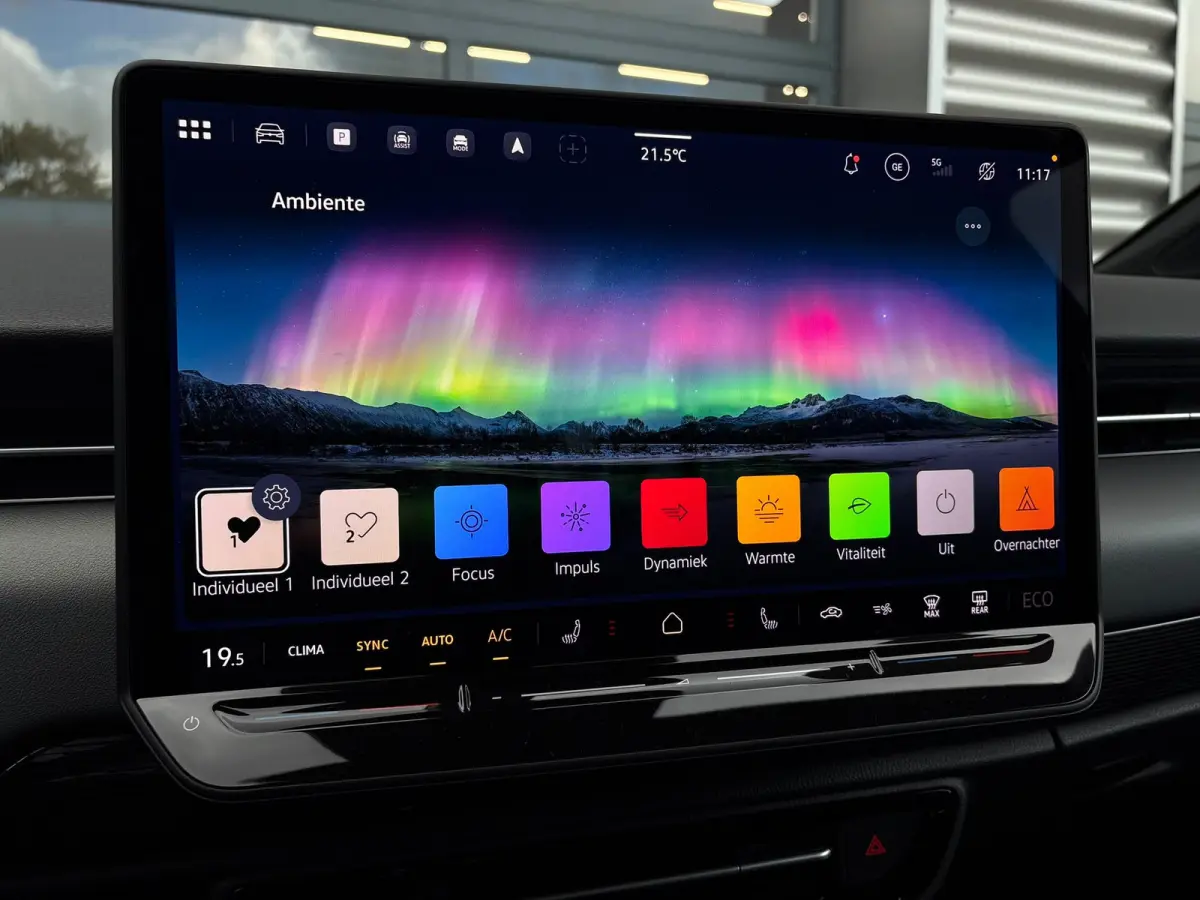 Limited Edition Plus | Koplampverlichting LED Matrix (IQ.Light) | Sfeerverlichting interieur (30 kleuren instelbaar) | Voorstoelen, verwarmbaar