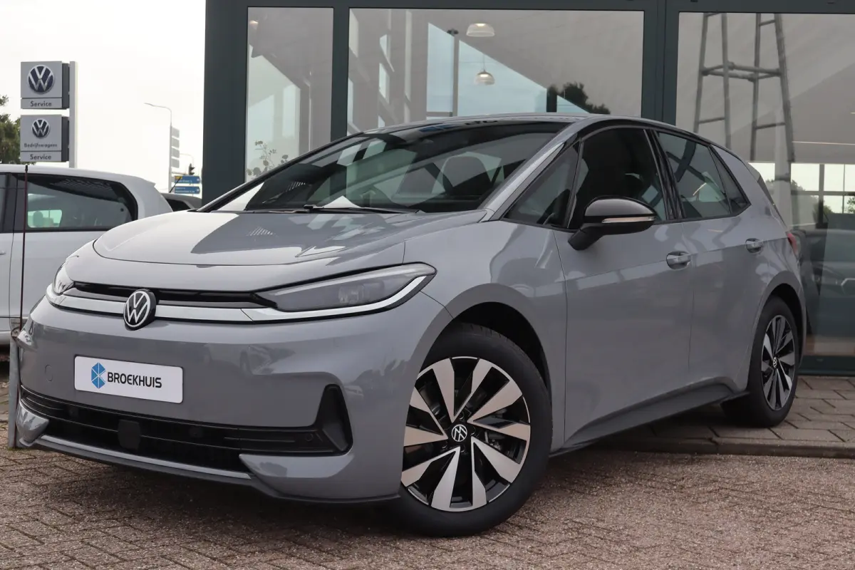 Life | Airconditioning automatisch, 2-zone (Climatronic) | Automatische afstandsregeling (Adaptive Cruise Control) | Buitenspiegels elektrisch instel-, verwarm- en inklapbaar