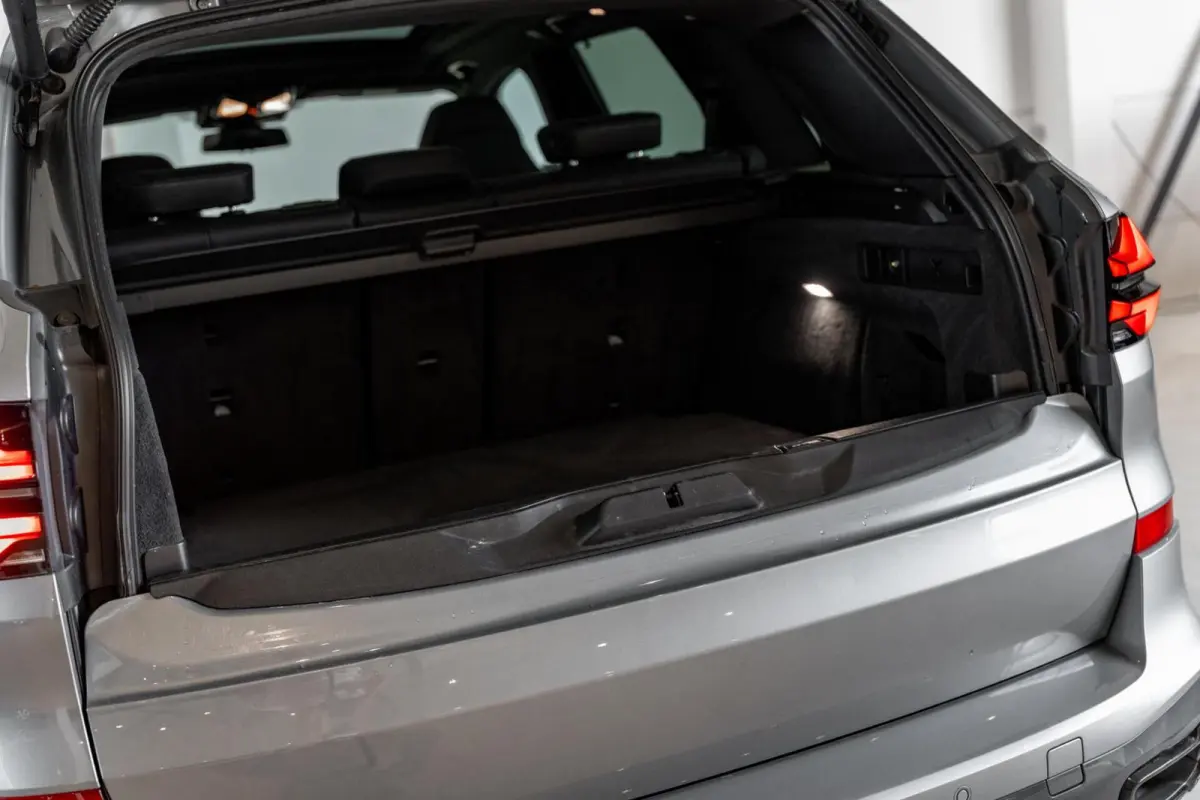 xDrive50e / M Sport Pro / M Stoelen / Pano / Trekhaak / BSI / 22" / HUD / BTW