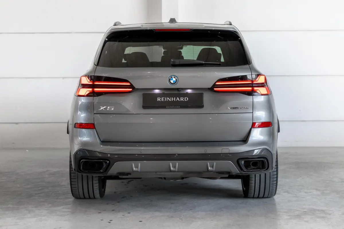 xDrive50e / M Sport Pro / M Stoelen / Pano / Trekhaak / BSI / 22" / HUD / BTW