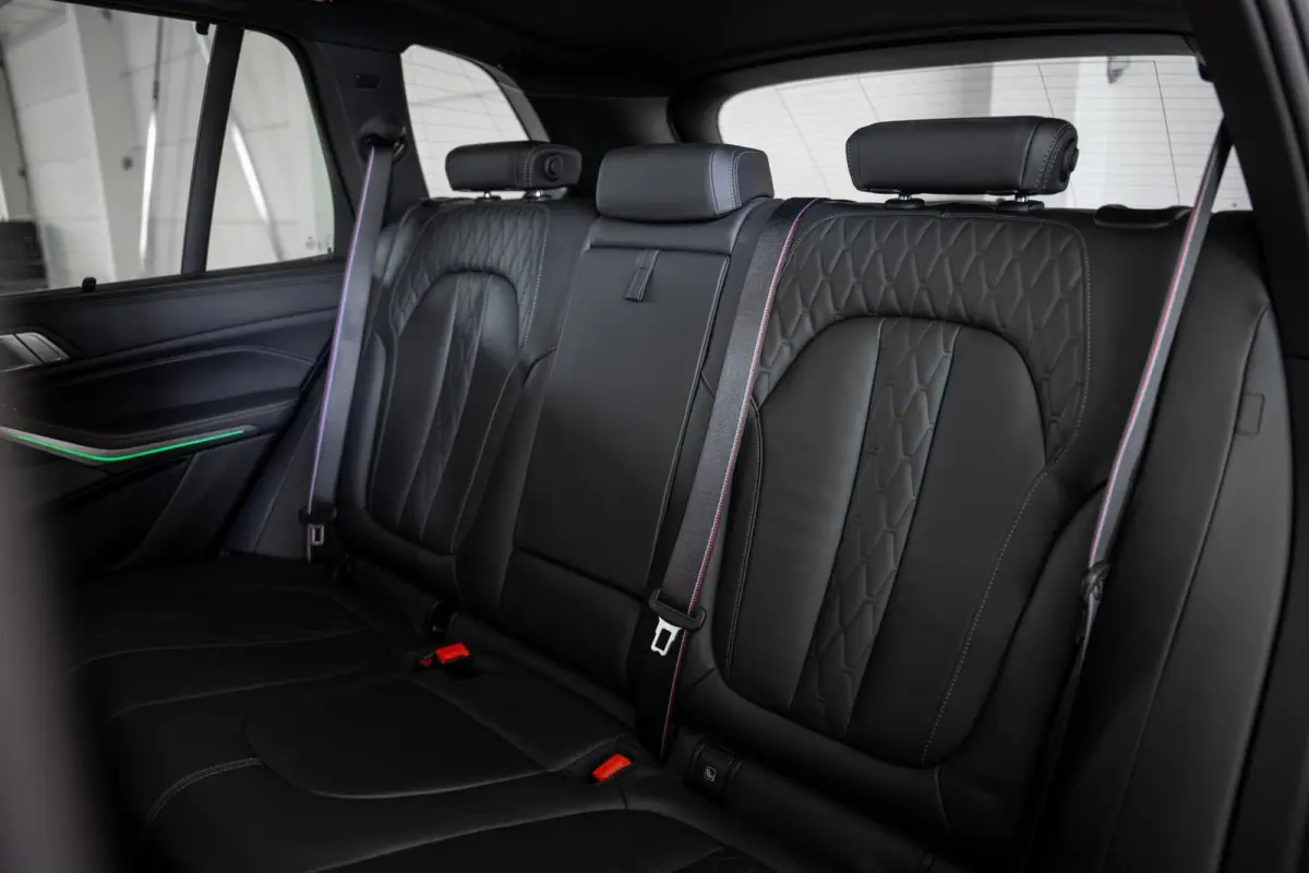 xDrive50e / M Sport Pro / M Stoelen / Pano / Trekhaak / BSI / 22" / HUD / BTW