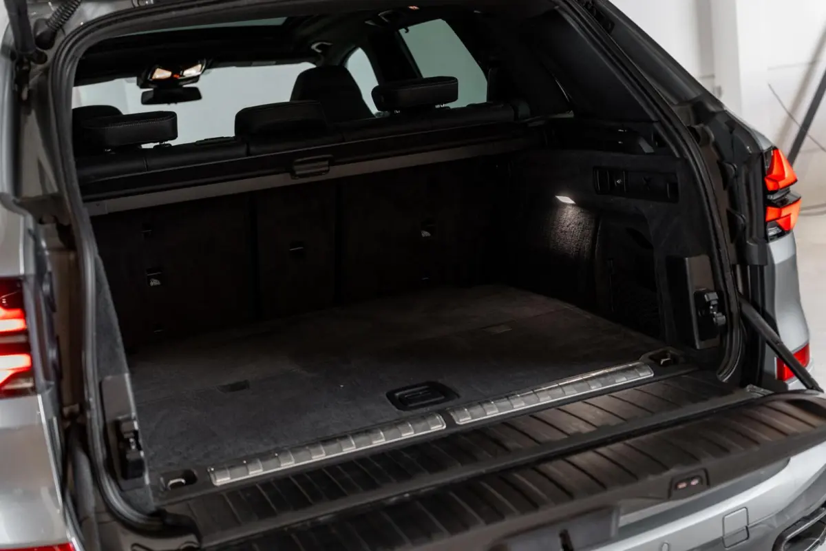 xDrive50e / M Sport Pro / M Stoelen / Pano / Trekhaak / BSI / 22" / HUD / BTW