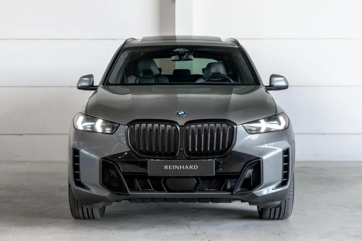 xDrive50e / M Sport Pro / M Stoelen / Pano / Trekhaak / BSI / 22" / HUD / BTW