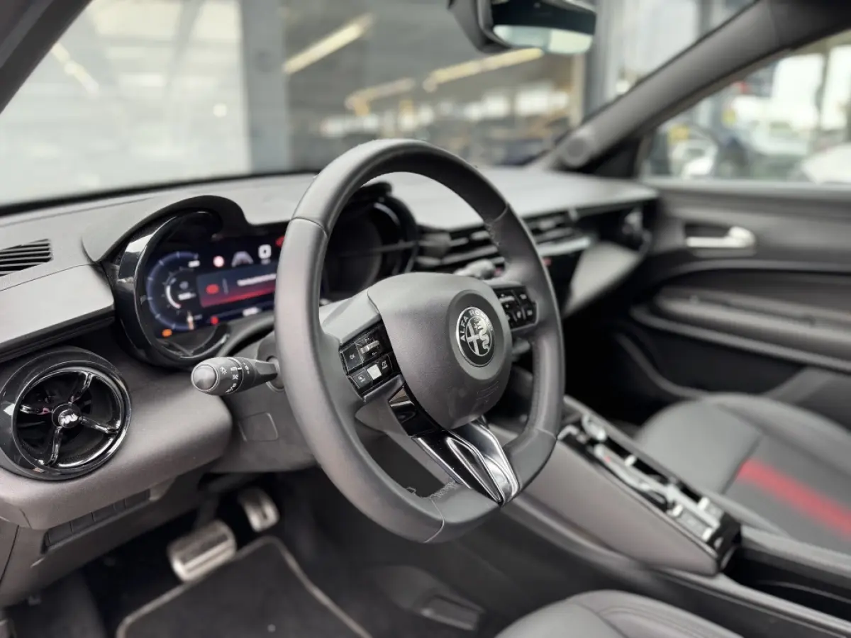 1.2 T Hybrid Ibrida Speciale | Pack Techno | Stoelverwarming