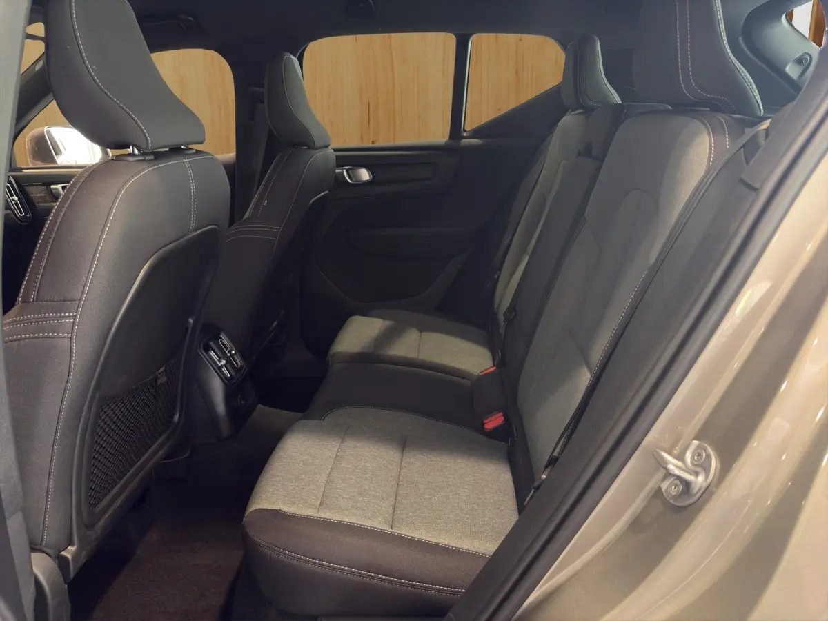 1.5 T4 Inscription Expression | Harman kardon | Carplay | Camera | Keyless entry / start |