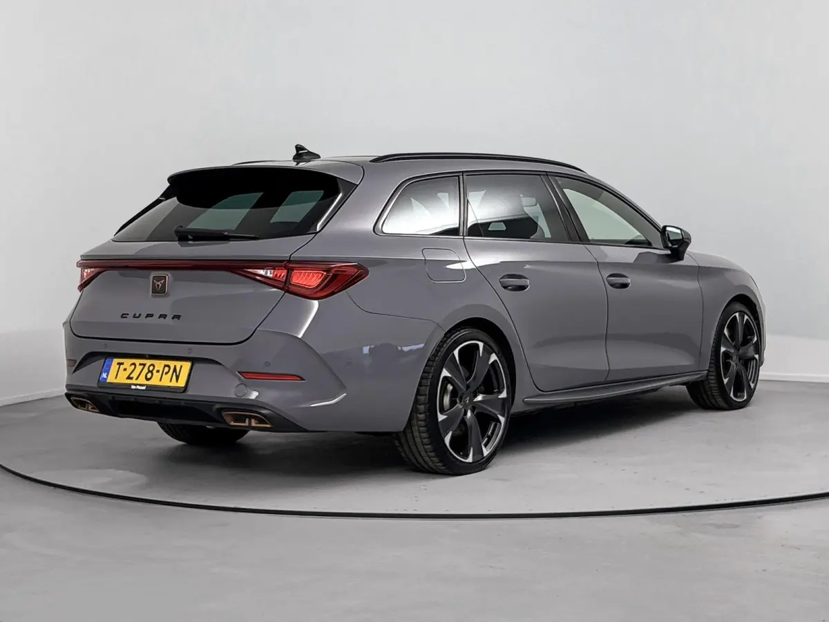 1.4 e-Hybrid VZ Adrenaline | 86,5% SOH | Achteruitrij camera | Stoelverwarming | Elektrische stoel | Parkeersensoren Voor en Achter |
