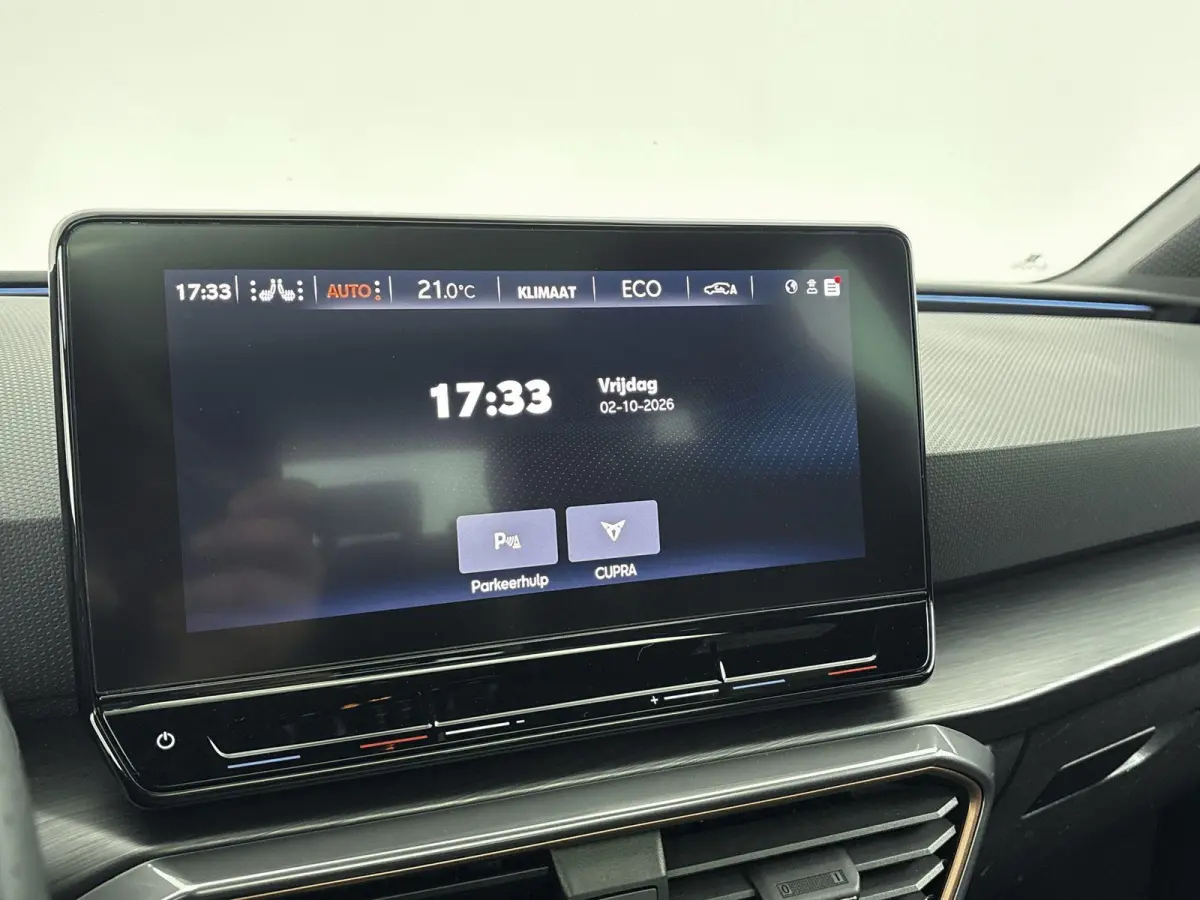 1.4 e-Hybrid VZ Adrenaline | 86,5% SOH | Achteruitrij camera | Stoelverwarming | Elektrische stoel | Parkeersensoren Voor en Achter |