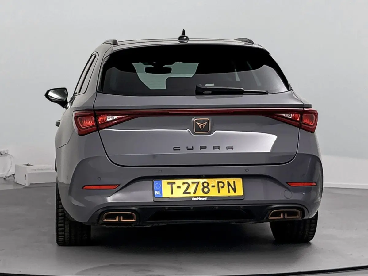 1.4 e-Hybrid VZ Adrenaline | 86,5% SOH | Achteruitrij camera | Stoelverwarming | Elektrische stoel | Parkeersensoren Voor en Achter |