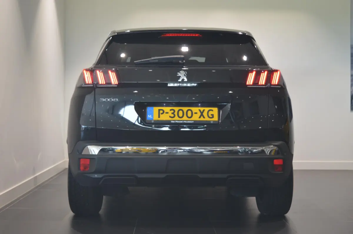 Allure CAMERA + VERWARMBARE VOORSTOELEN + CARPLAY