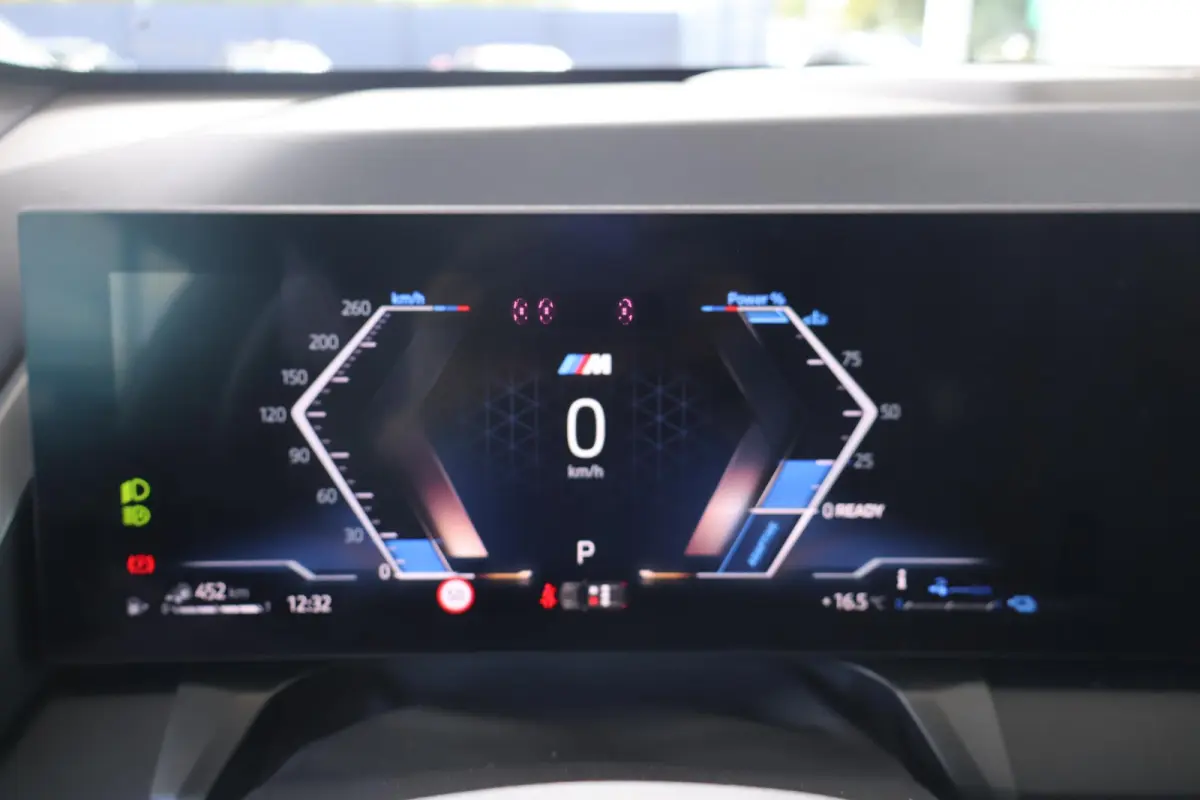 30e xDrive | M Sport Pro | Panorama Dak | Harman/Kardon | Trekhaak