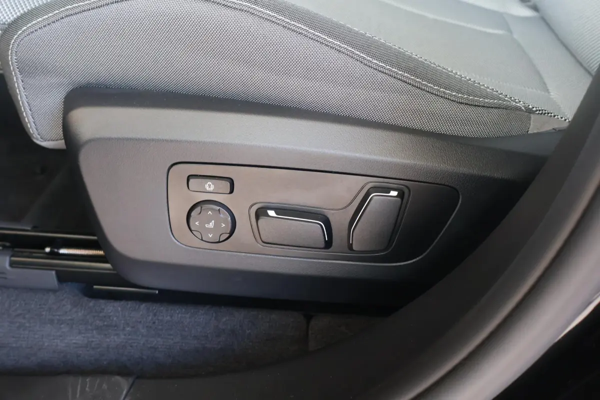 30e xDrive | M Sport Pro | Panorama Dak | Harman/Kardon | Trekhaak
