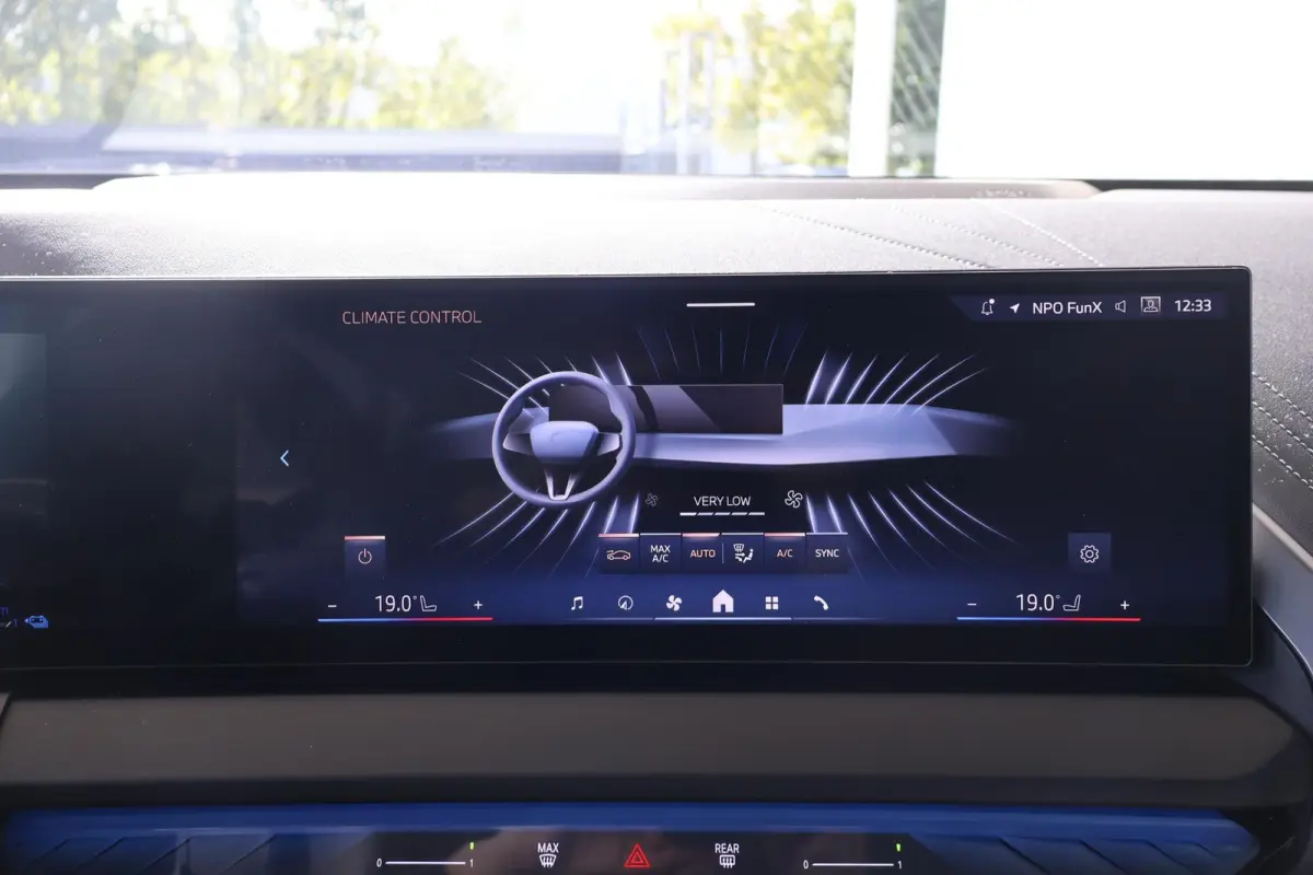 30e xDrive | M Sport Pro | Panorama Dak | Harman/Kardon | Trekhaak
