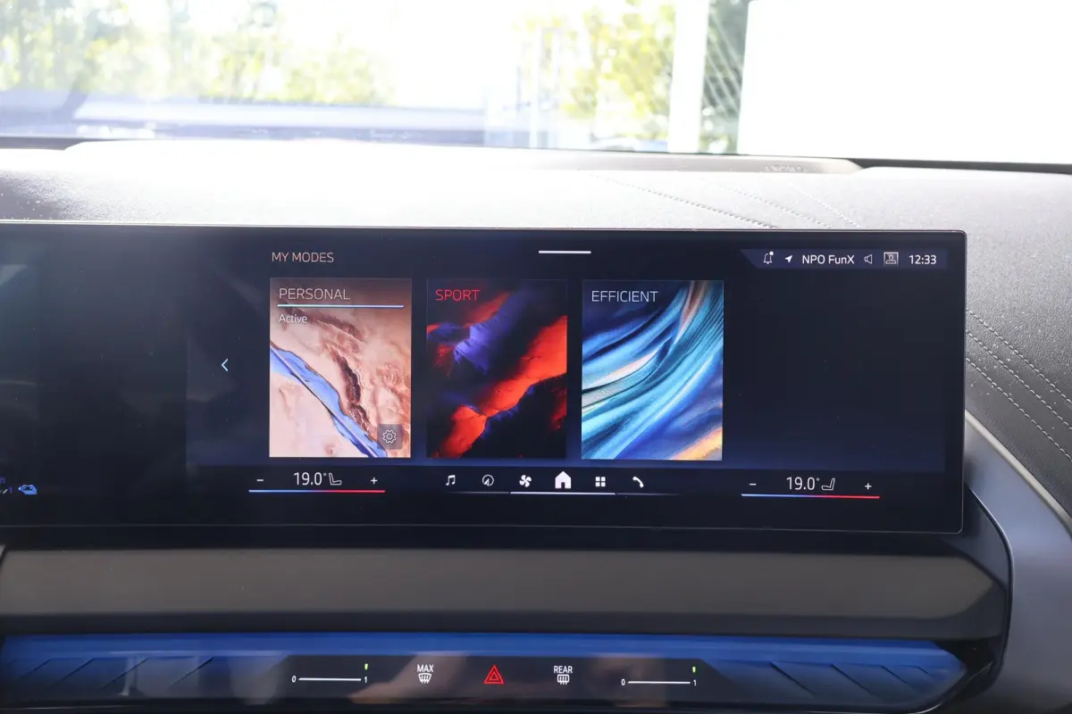 30e xDrive | M Sport Pro | Panorama Dak | Harman/Kardon | Trekhaak