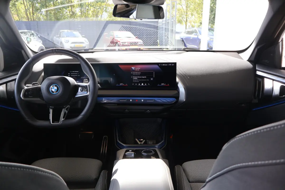 30e xDrive | M Sport Pro | Panorama Dak | Harman/Kardon | Trekhaak