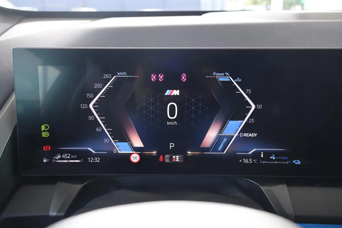 30e xDrive | M Sport Pro | Panorama Dak | Harman/Kardon | Trekhaak