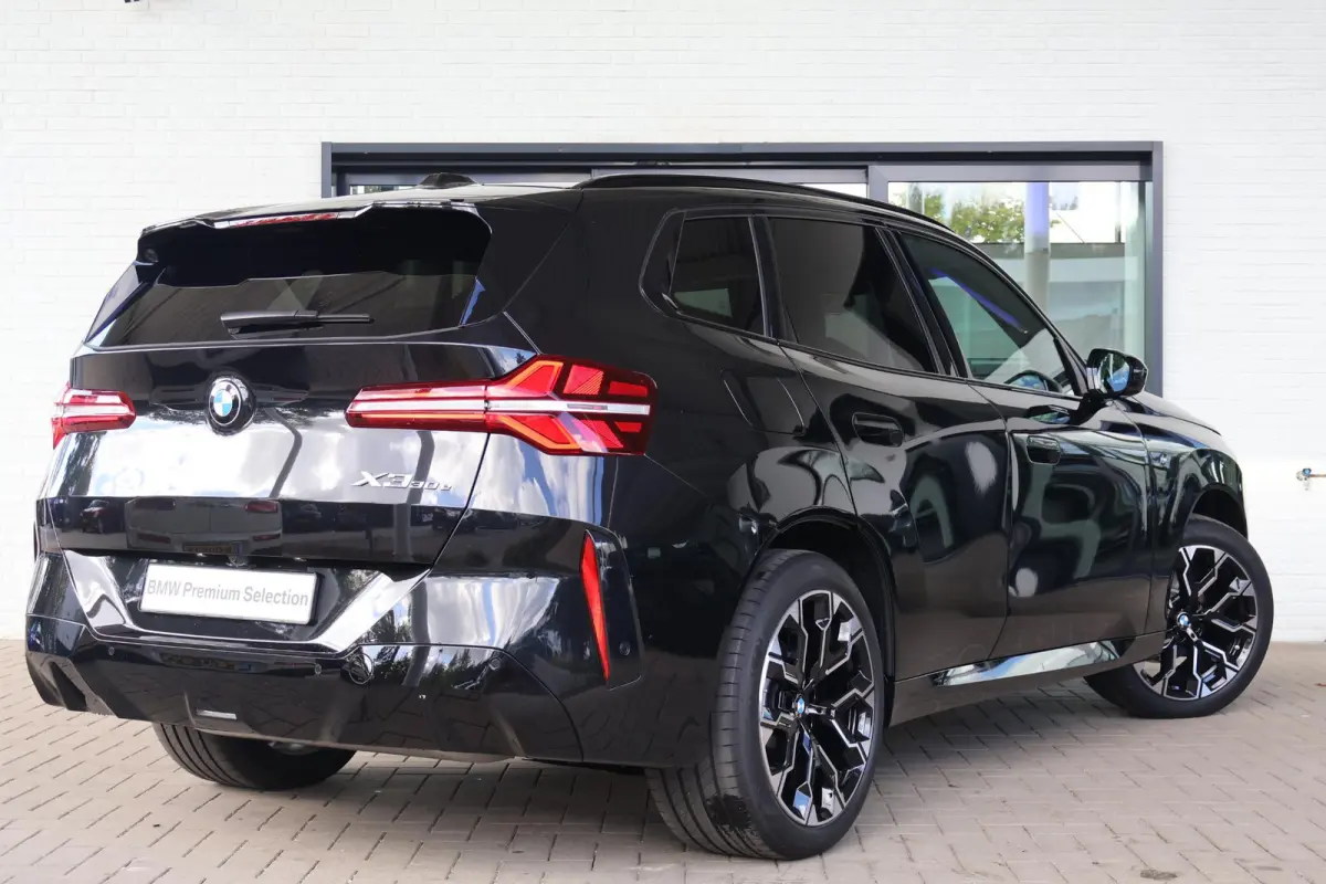 30e xDrive | M Sport Pro | Panorama Dak | Harman/Kardon | Trekhaak