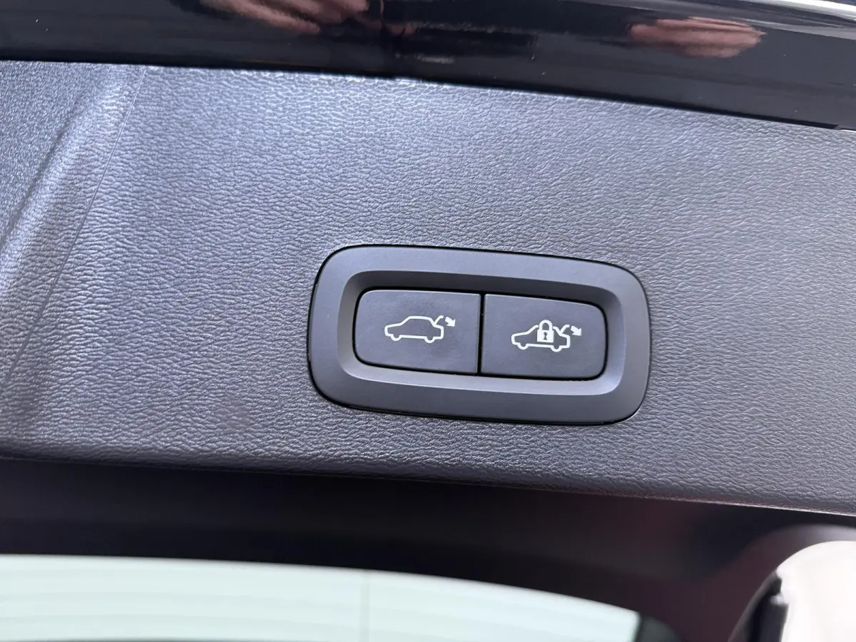 1.5 T4 Plug-in hybrid Plus Bright | Adapt. Cruise | Parkeercamera | Stoelverw. |