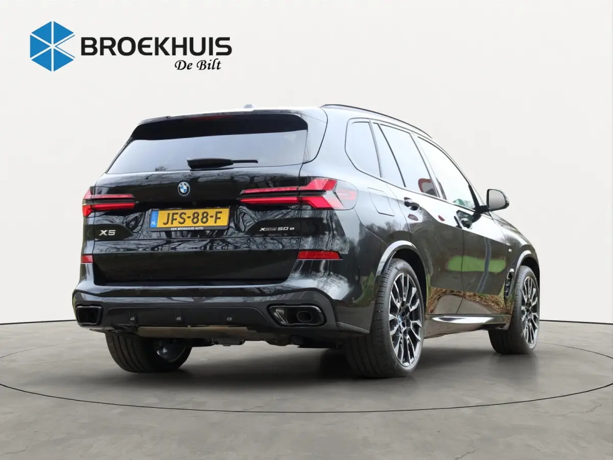 xDrive50e M Sport | UNIEK! | ELEKTR. TREKHAAK | PANODAK | STOEL + STUURVERWARMING | M-SPORT | ADAPTIVE CRUISE | DODE HOEK | 21" LMV