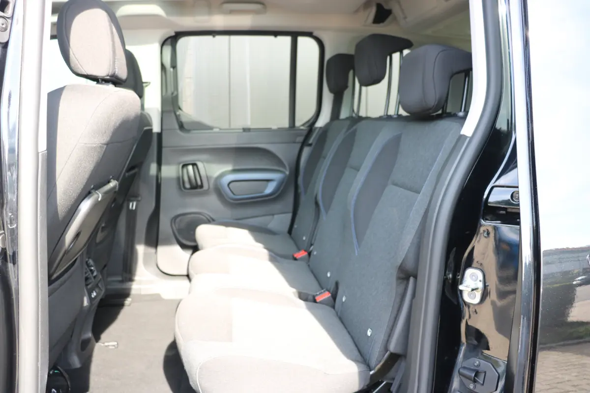 EV Allure Pack 50 kWh | Camera | Apple Carplay | Parkeersensoren V+A | Cruise control | DAB | Airco |
