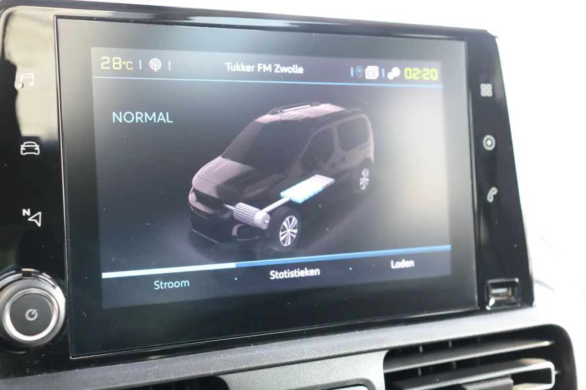 EV Allure Pack 50 kWh | Camera | Apple Carplay | Parkeersensoren V+A | Cruise control | DAB | Airco |