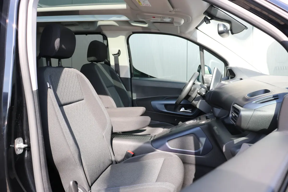EV Allure Pack 50 kWh | Camera | Apple Carplay | Parkeersensoren V+A | Cruise control | DAB | Airco |