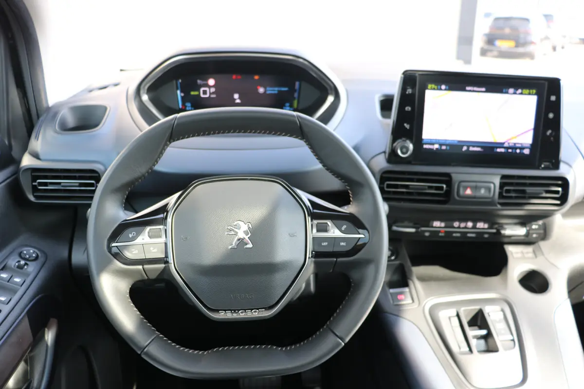 EV Allure Pack 50 kWh | Camera | Apple Carplay | Parkeersensoren V+A | Cruise control | DAB | Airco |