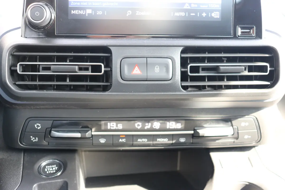 EV Allure Pack 50 kWh | Camera | Apple Carplay | Parkeersensoren V+A | Cruise control | DAB | Airco |