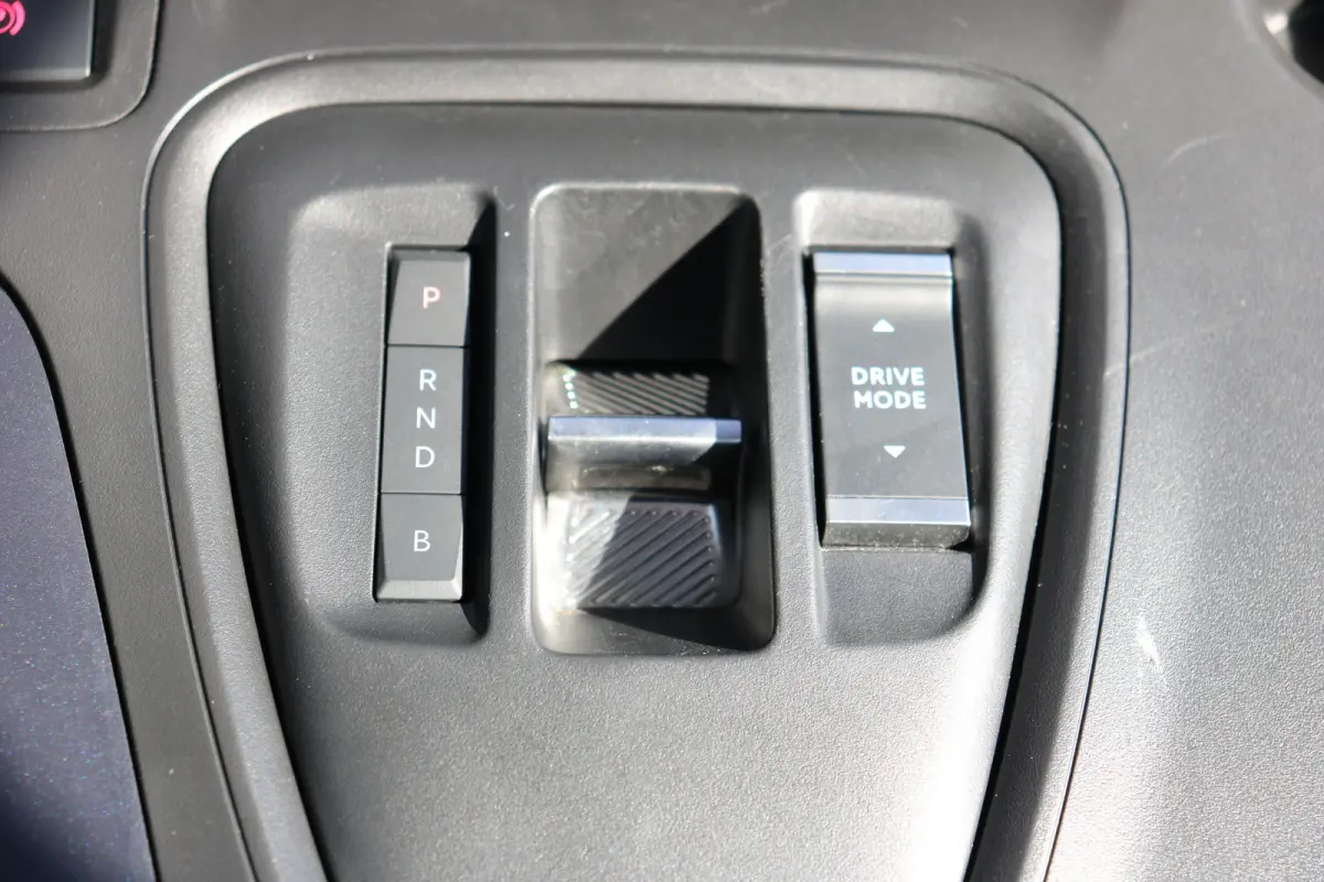 EV Allure Pack 50 kWh | Camera | Apple Carplay | Parkeersensoren V+A | Cruise control | DAB | Airco |