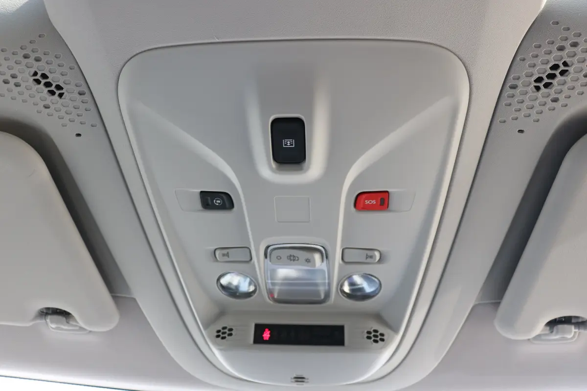 EV Allure Pack 50 kWh | Camera | Apple Carplay | Parkeersensoren V+A | Cruise control | DAB | Airco |