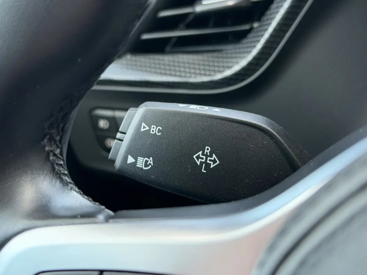 218i M Sport LED Carplay Cruise Control 18 inch HiFi Pakket Live cockpit pro M Sportstoelen
