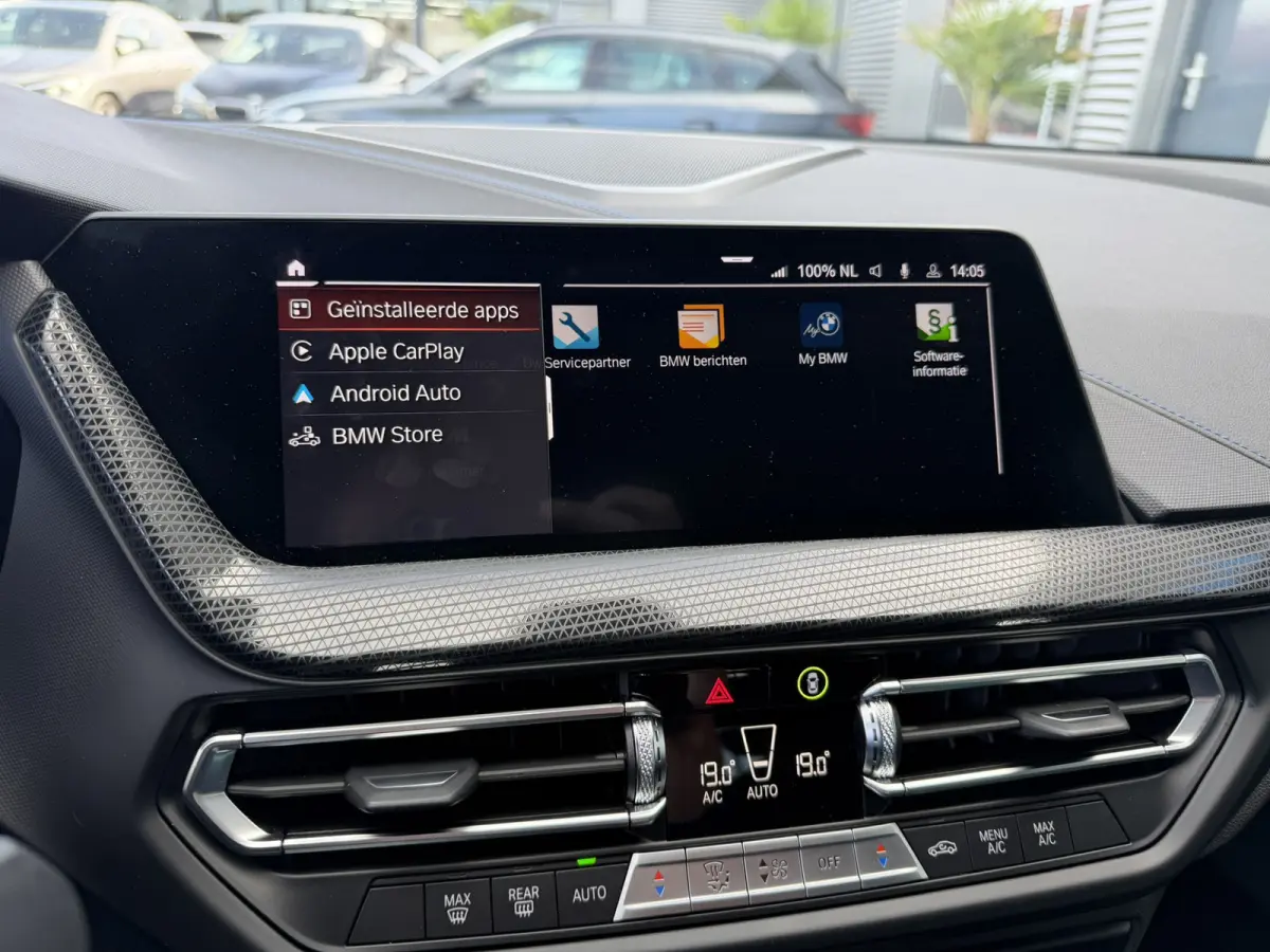 218i M Sport LED Carplay Cruise Control 18 inch HiFi Pakket Live cockpit pro M Sportstoelen