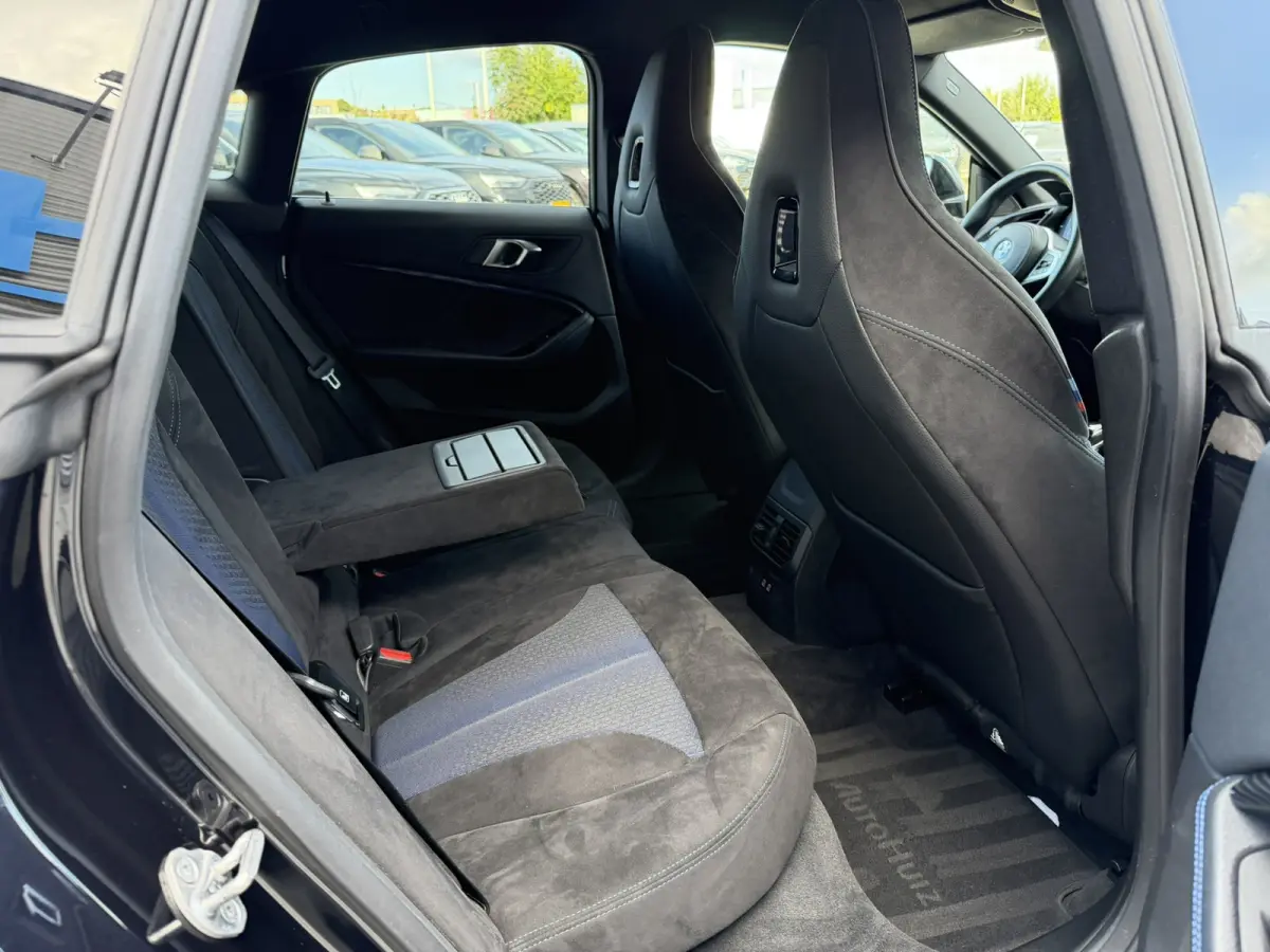 218i M Sport LED Carplay Cruise Control 18 inch HiFi Pakket Live cockpit pro M Sportstoelen