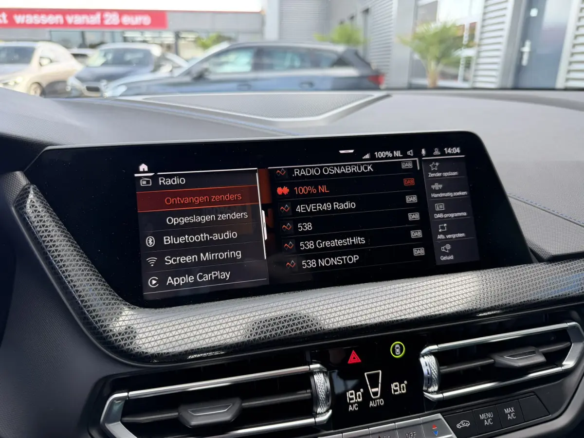 218i M Sport LED Carplay Cruise Control 18 inch HiFi Pakket Live cockpit pro M Sportstoelen