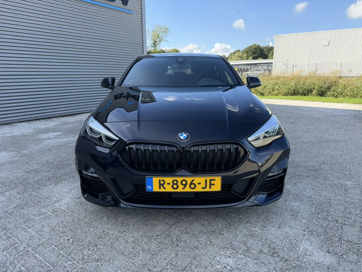 218i M Sport LED Carplay Cruise Control 18 inch HiFi Pakket Live cockpit pro M Sportstoelen