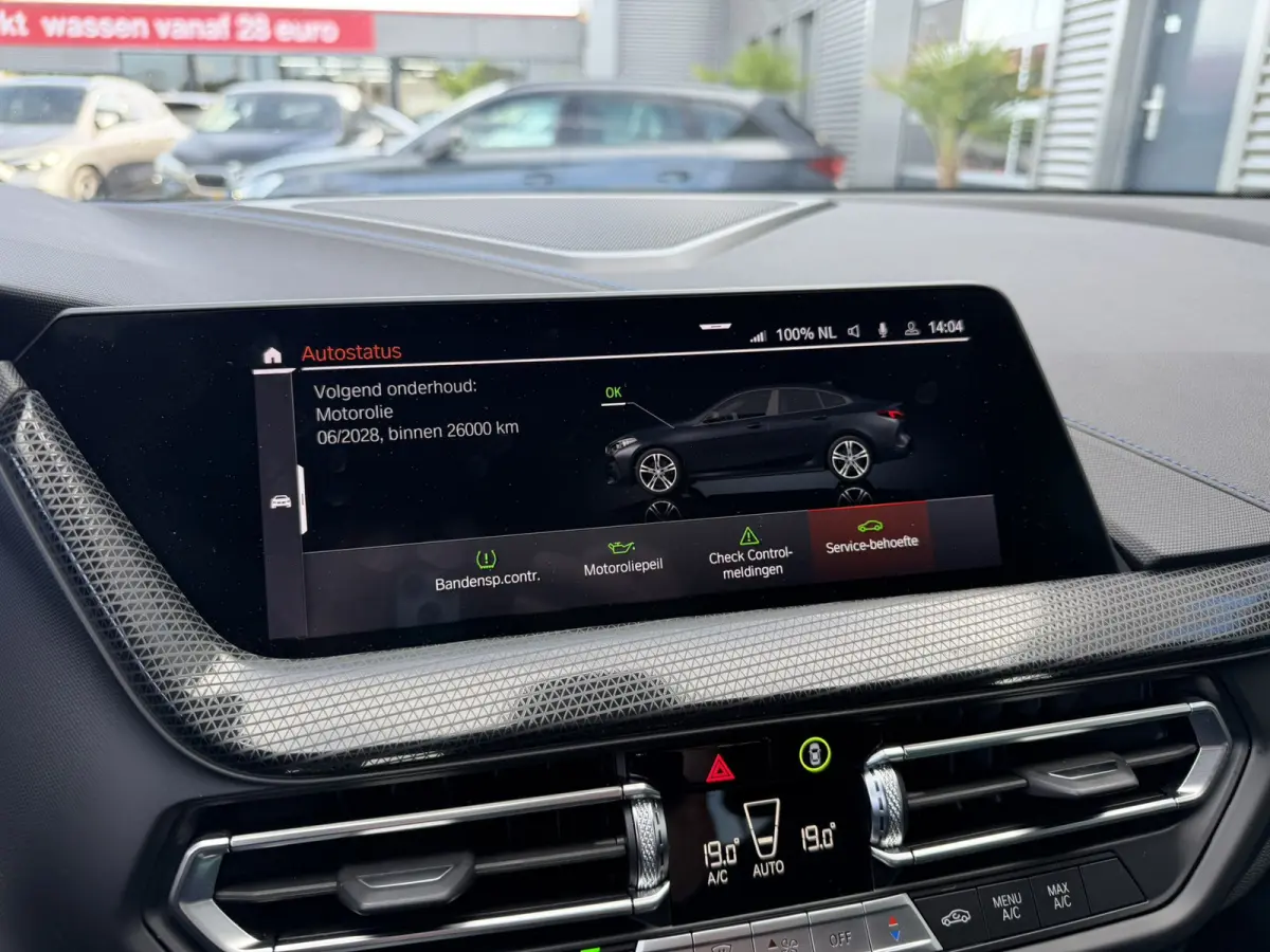 218i M Sport LED Carplay Cruise Control 18 inch HiFi Pakket Live cockpit pro M Sportstoelen
