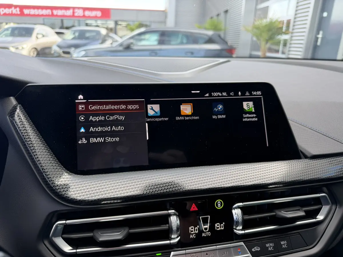 218i M Sport LED Carplay Cruise Control 18 inch HiFi Pakket Live cockpit pro M Sportstoelen