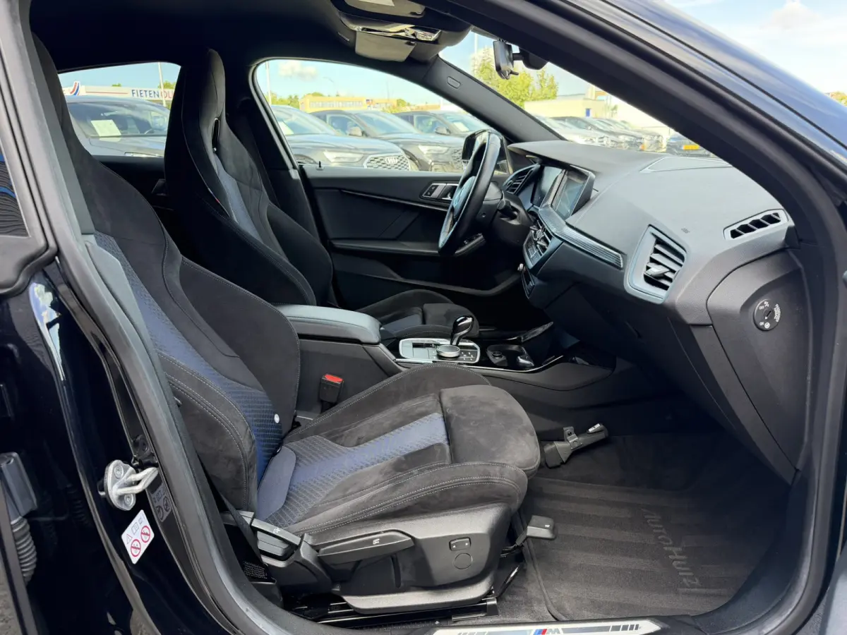 218i M Sport LED Carplay Cruise Control 18 inch HiFi Pakket Live cockpit pro M Sportstoelen