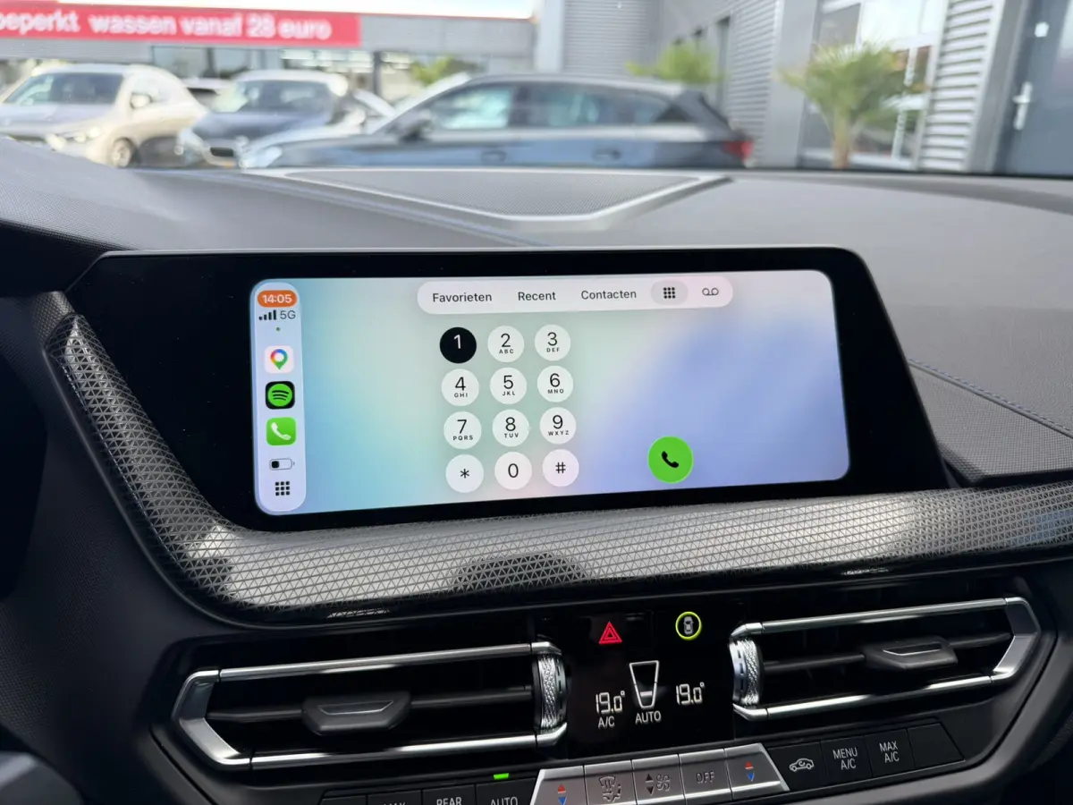 218i M Sport LED Carplay Cruise Control 18 inch HiFi Pakket Live cockpit pro M Sportstoelen