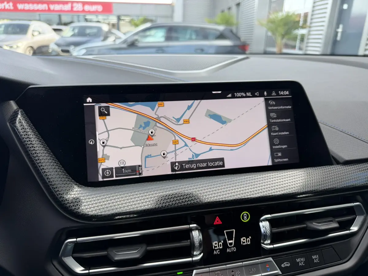 218i M Sport LED Carplay Cruise Control 18 inch HiFi Pakket Live cockpit pro M Sportstoelen