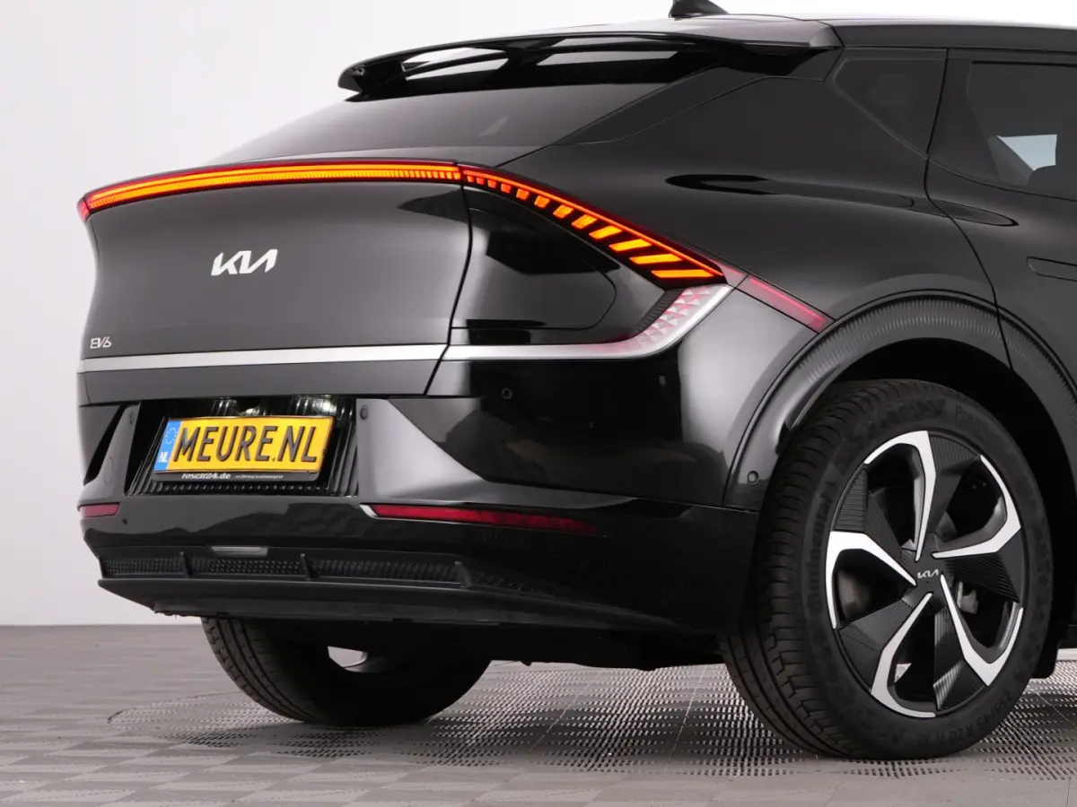 Plus AWD 77.4 kWh 325PK | LEDER | Full LED | EL. STOELEN