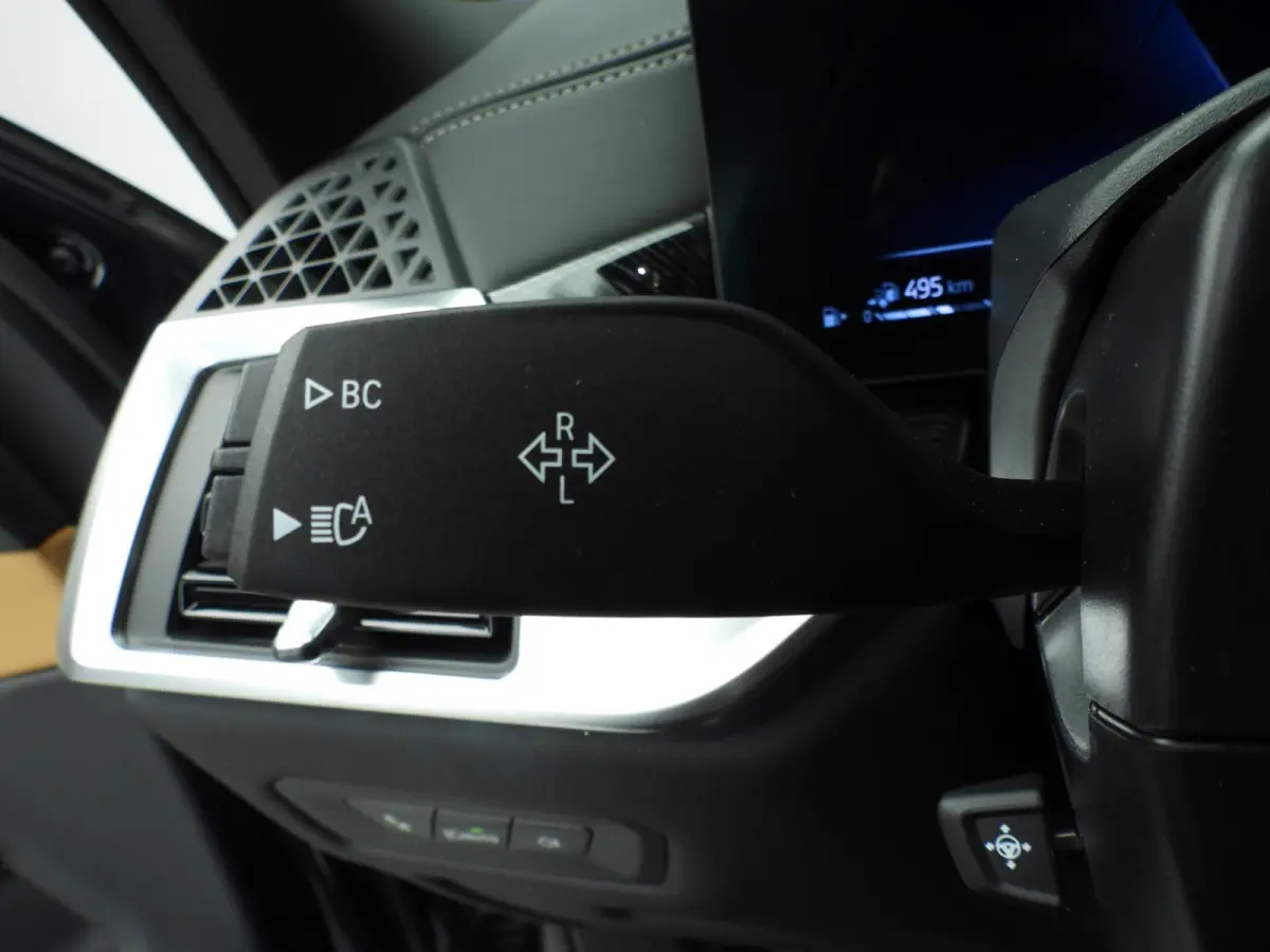 xDrive50e | M-Sportpakket | LED | HUD | Active cruise | trekhaak |  SOH 99% | Elektr. zetels | DAB | Harman-kardon sound | Alu 22 inch