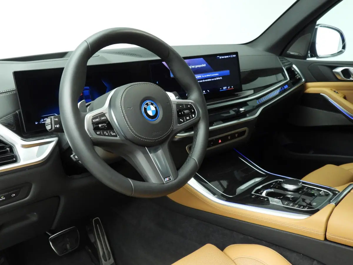 xDrive50e | M-Sportpakket | LED | HUD | Active cruise | trekhaak |  SOH 99% | Elektr. zetels | DAB | Harman-kardon sound | Alu 22 inch