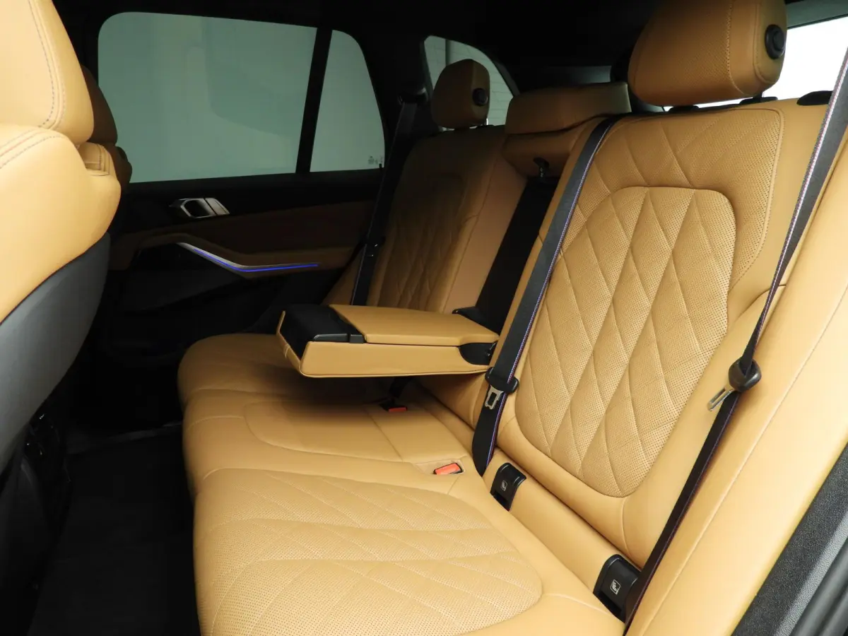 xDrive50e | M-Sportpakket | LED | HUD | Active cruise | trekhaak |  SOH 99% | Elektr. zetels | DAB | Harman-kardon sound | Alu 22 inch