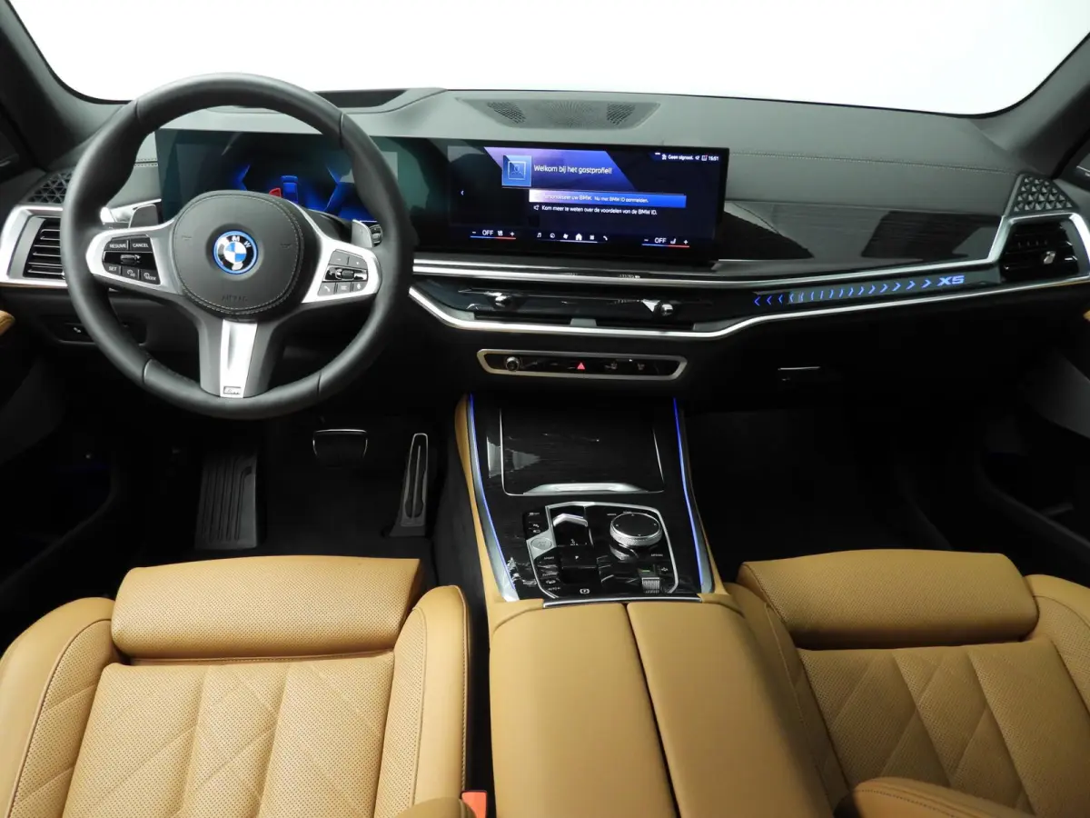 xDrive50e | M-Sportpakket | LED | HUD | Active cruise | trekhaak |  SOH 99% | Elektr. zetels | DAB | Harman-kardon sound | Alu 22 inch
