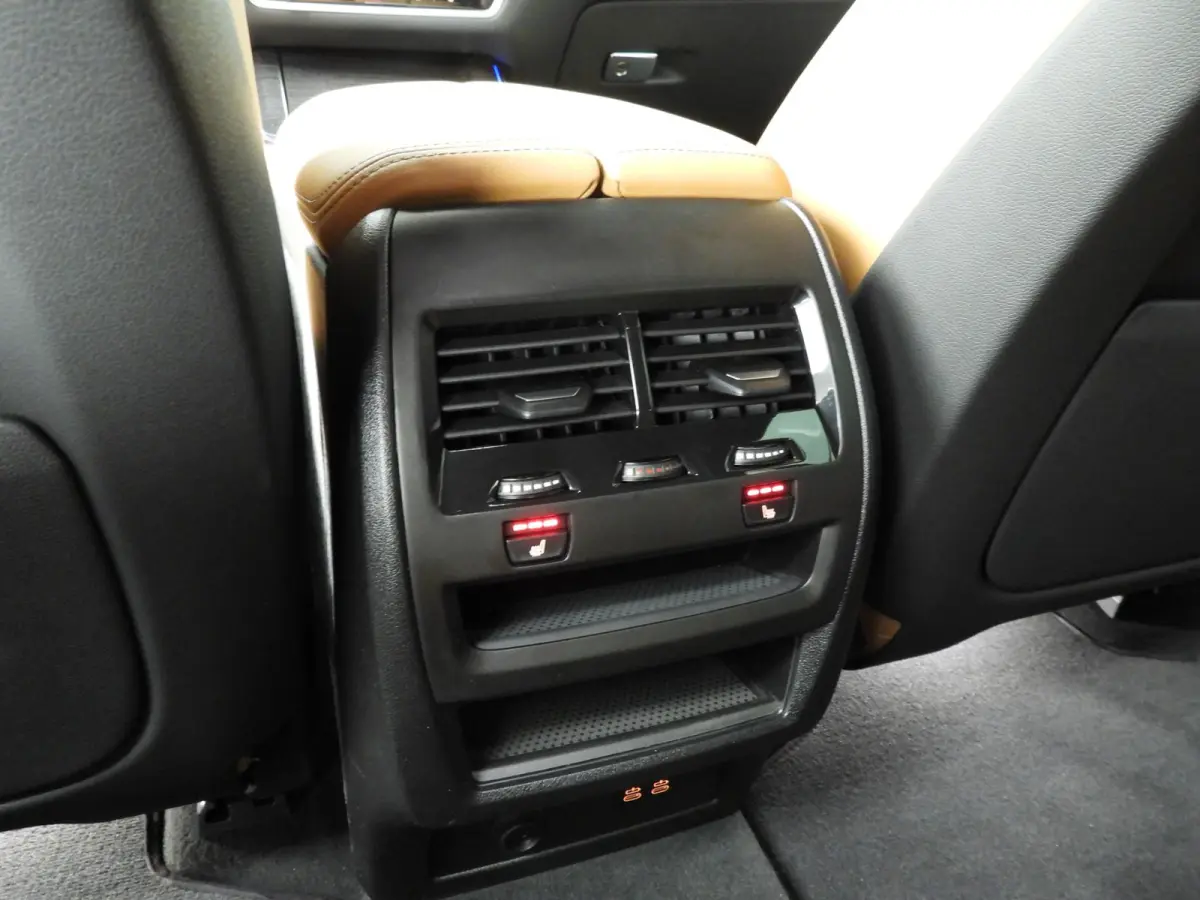 xDrive50e | M-Sportpakket | LED | HUD | Active cruise | trekhaak |  SOH 99% | Elektr. zetels | DAB | Harman-kardon sound | Alu 22 inch