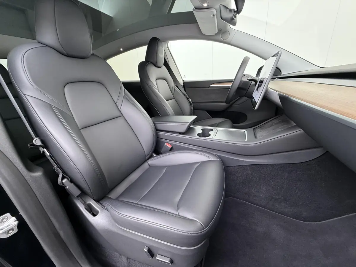 Performance AWD 75 kWh SOH 92% RIJKLAAR GELEVERD | TESLA FABRIEKSGARANTIE TOT 5-2027 OF 80.000 | TESLA GARANTIE ACCU + AANDRIJFLIJN T/M 05-2031/ 192.000KM|