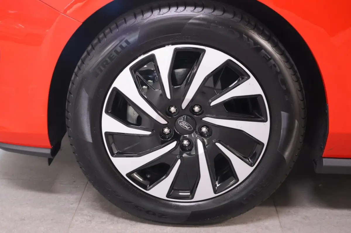 1.0 EcoBoost Hybrid Titanium